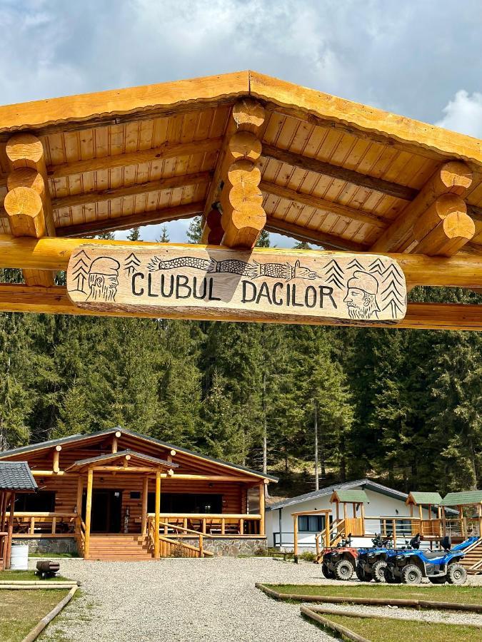 Clubul Dacilor Hotel Kommandó Kültér fotó