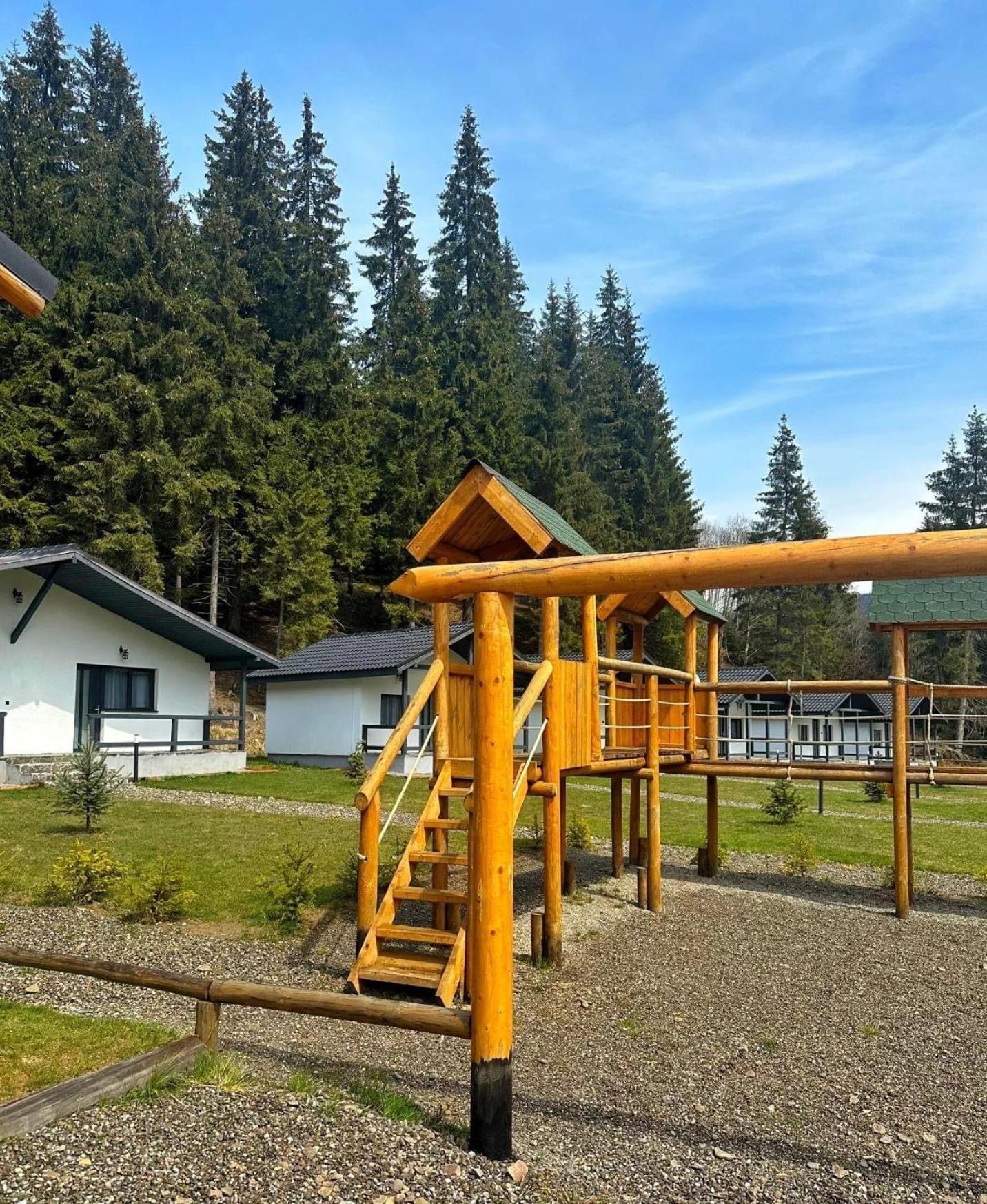 Clubul Dacilor Hotel Kommandó Kültér fotó